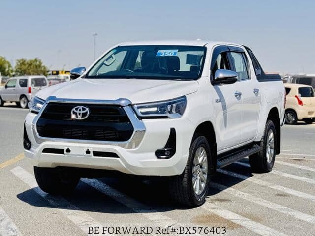 Toyota Hilux double cabin 2024.